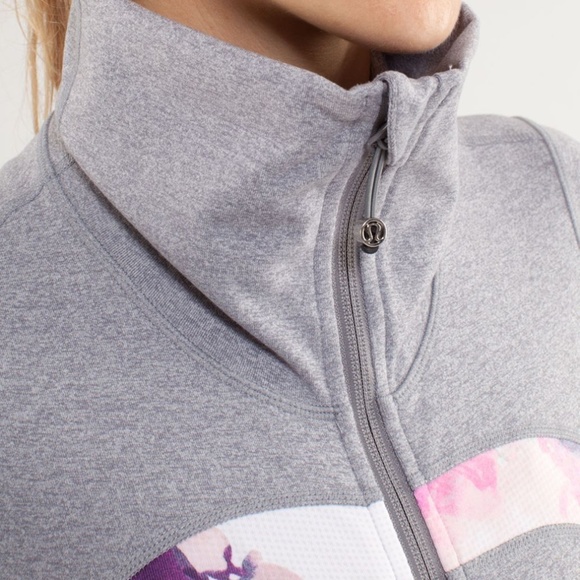 Lululemon In Stride Jacket Heathered Fossil /Blurred Blossoms White Size 6 - Picture 4 of 14